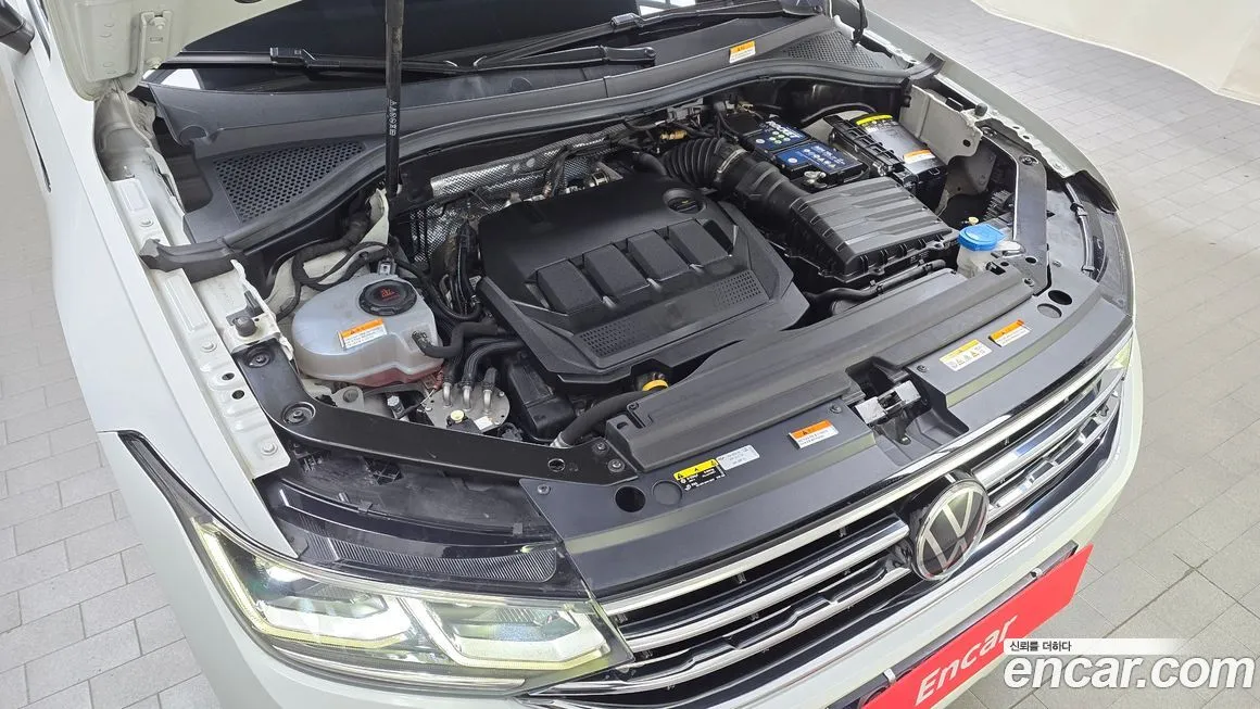 Volkswagen Tiguan — фото 6