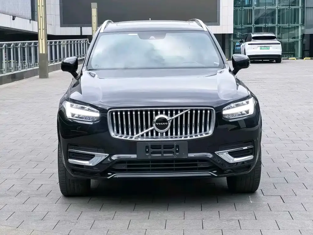 Volvo XC90 — фото 9