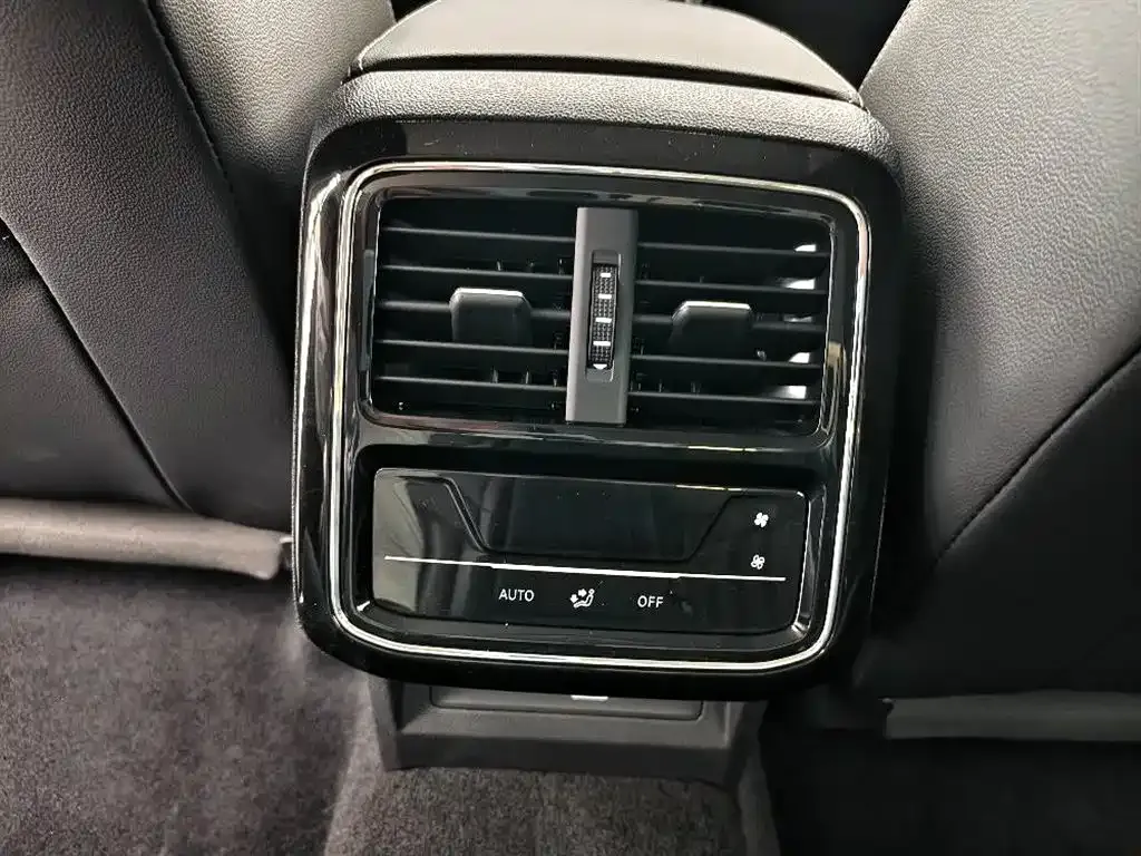 Volkswagen Passat New Energy — фото 2