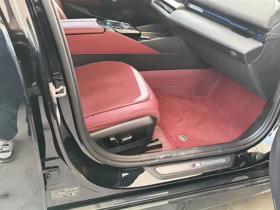 BMW 5 Series — фото 10