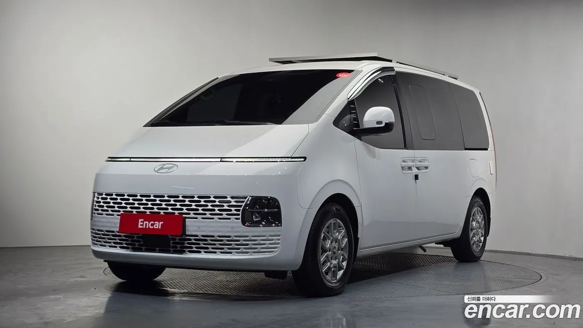 Hyundai Staria
