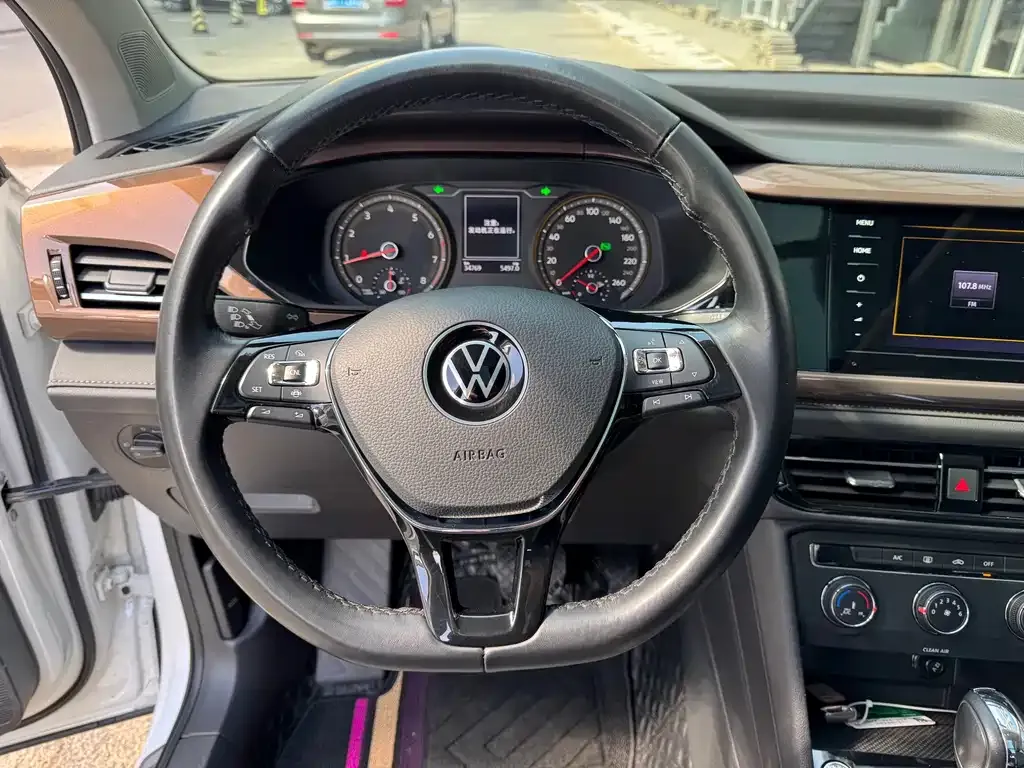 Volkswagen Tharu — фото 10
