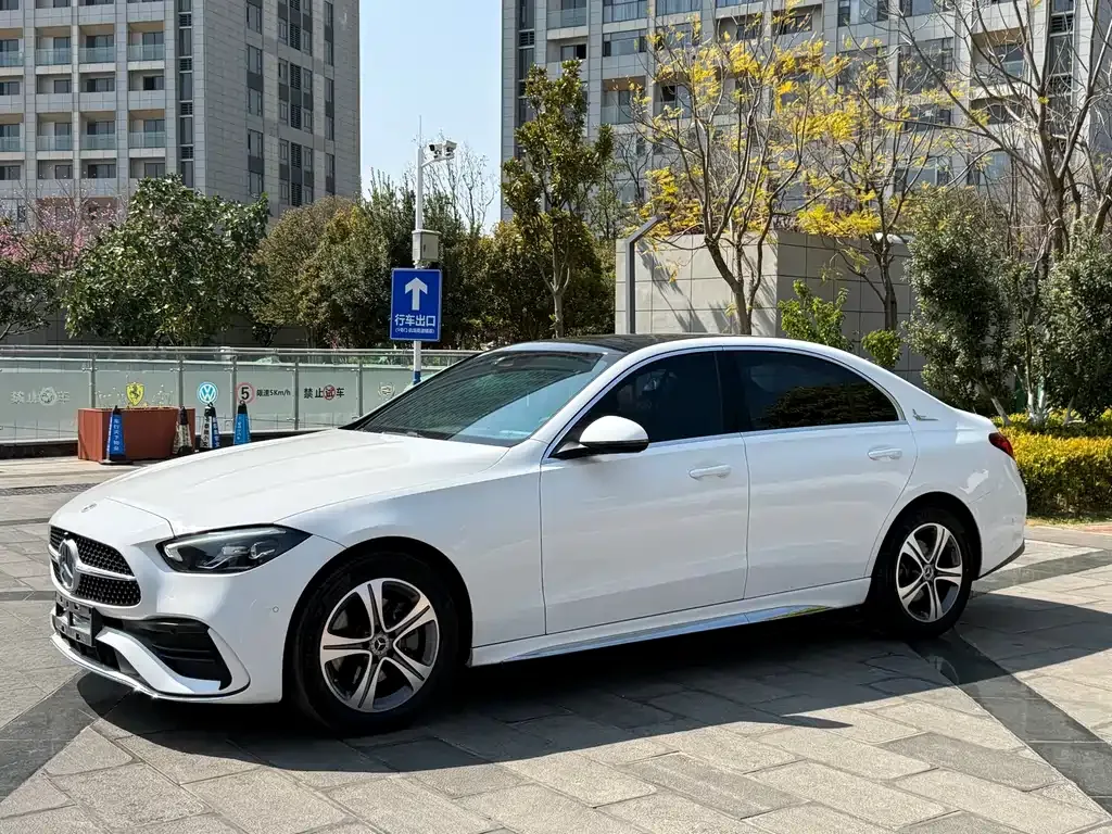 Mercedes-Benz C-Class — фото 1