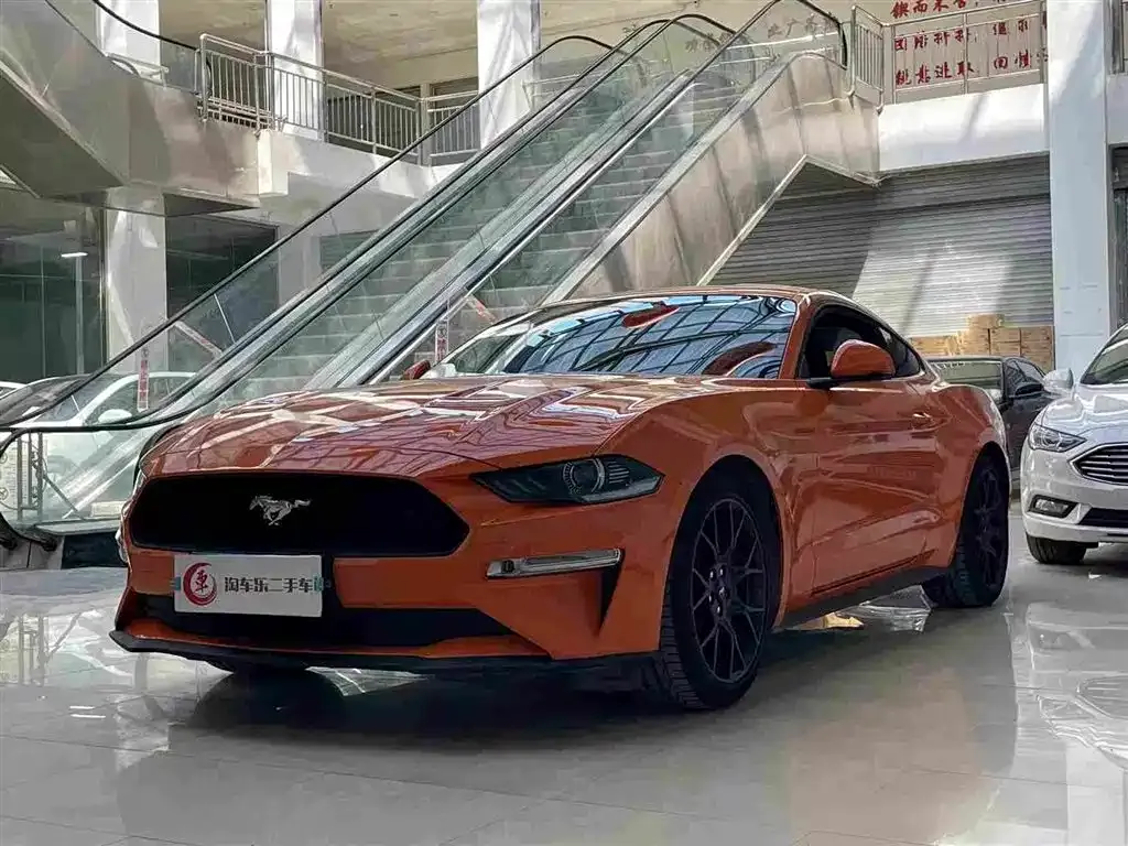 Ford Mustang — фото 1