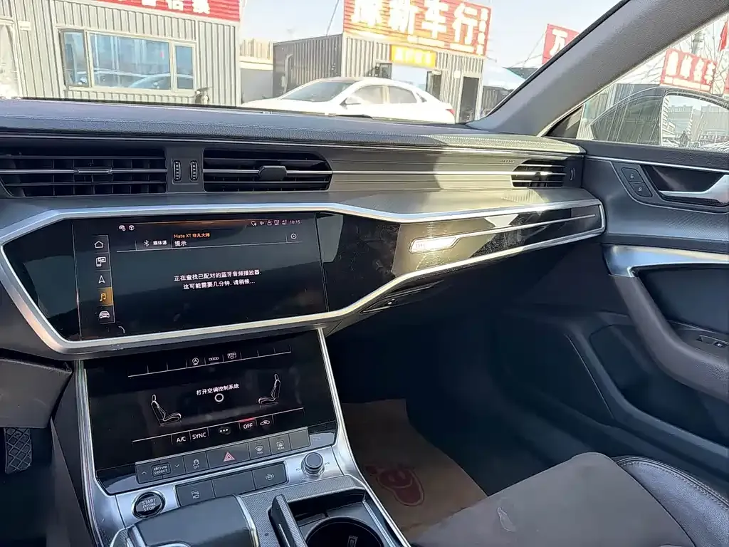 Audi A7L 2023 из CN, фото 2