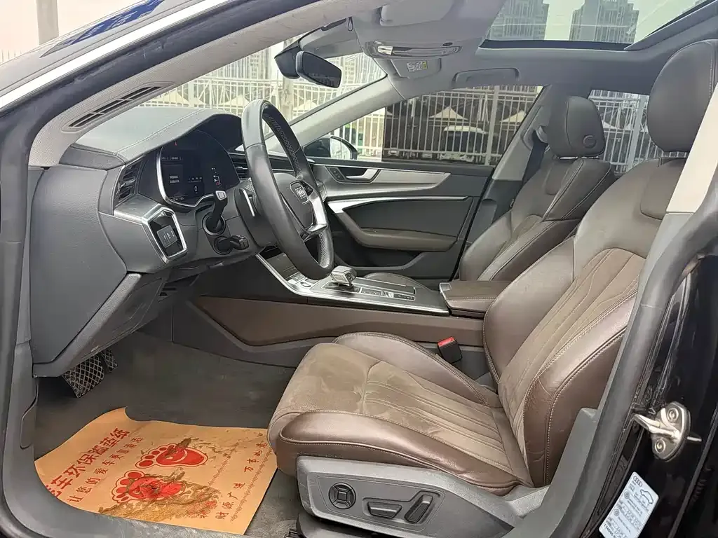 Audi A7L 2023 из CN, фото 3