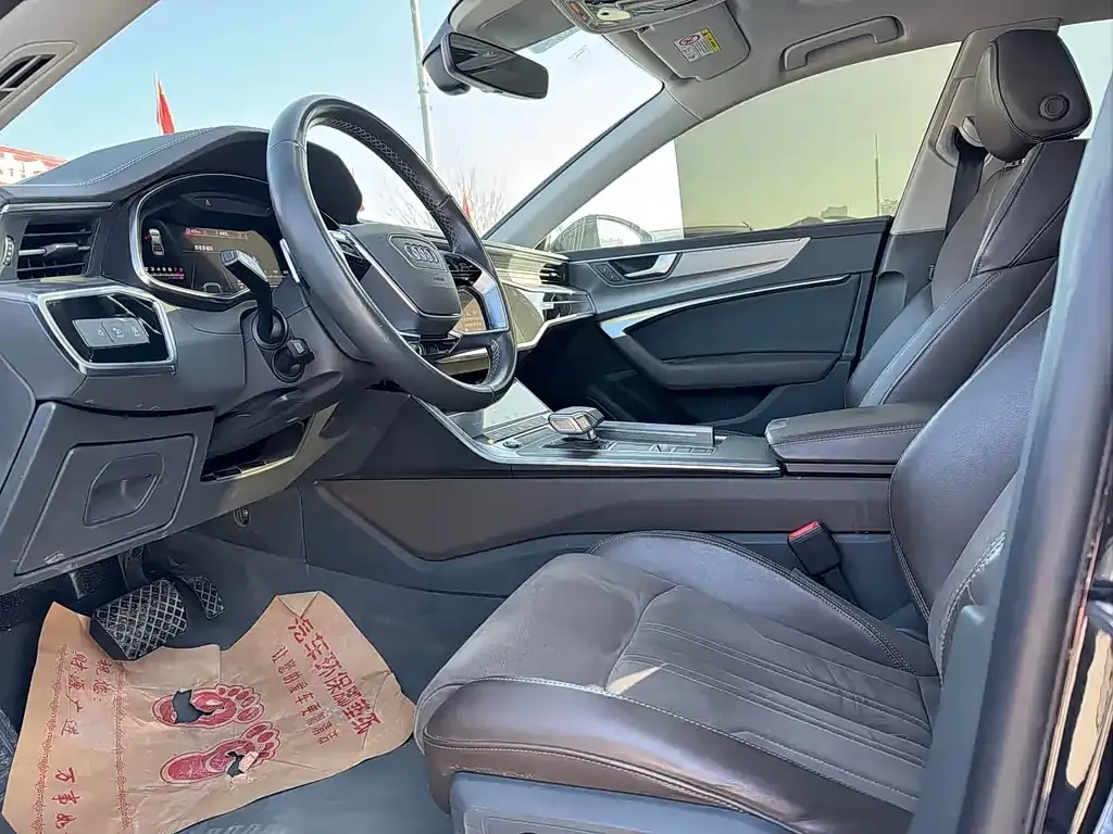 Audi A7L 2023 из CN, фото 6