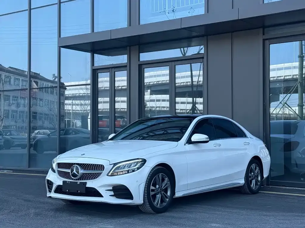 Mercedes-Benz C-Class — фото 1