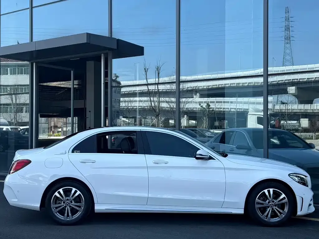 Mercedes-Benz C-Class — фото 10