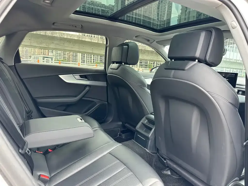 Audi A4L 2023 из CN, фото 7