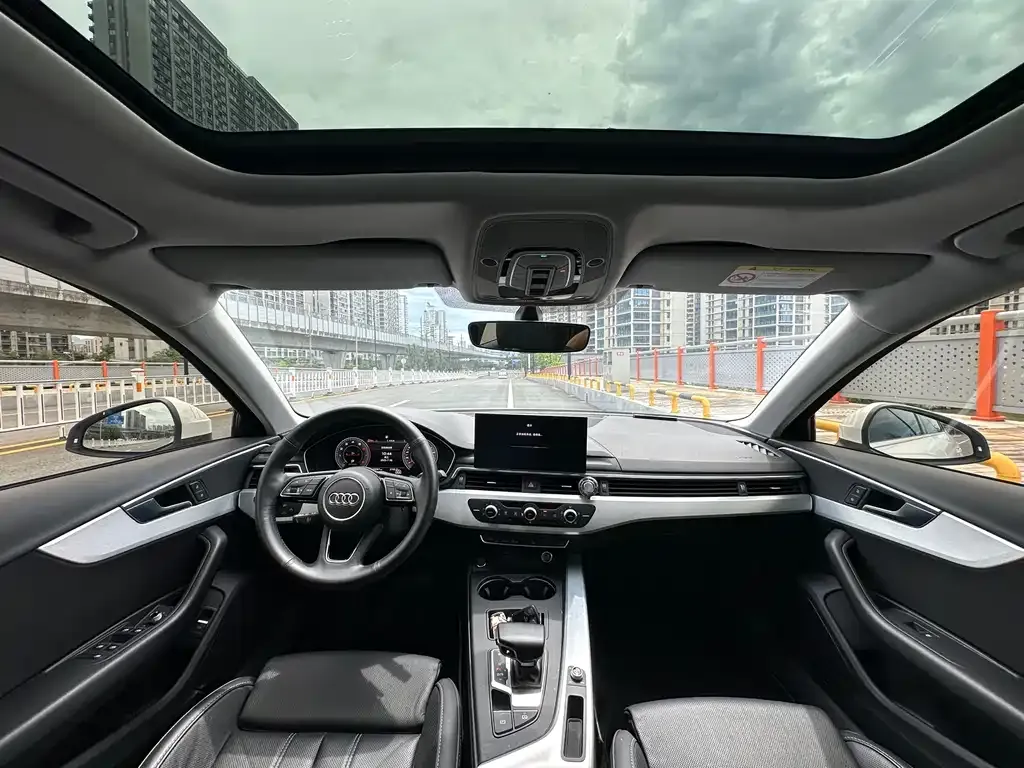 Audi A4L 2023 из CN, фото 2