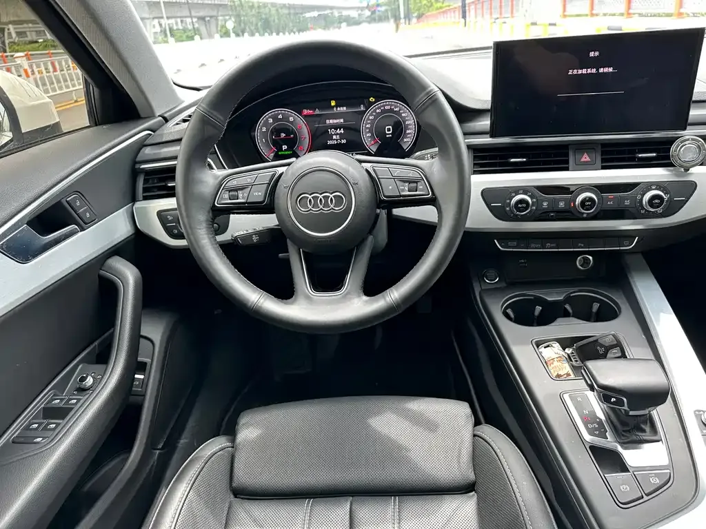 Audi A4L 2023 из CN, фото 10