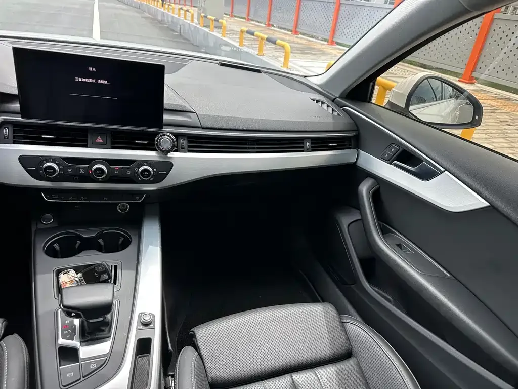 Audi A4L 2023 из CN, фото 8