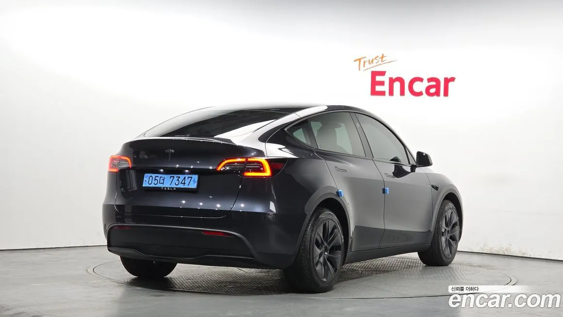 Tesla Model Y — фото 9