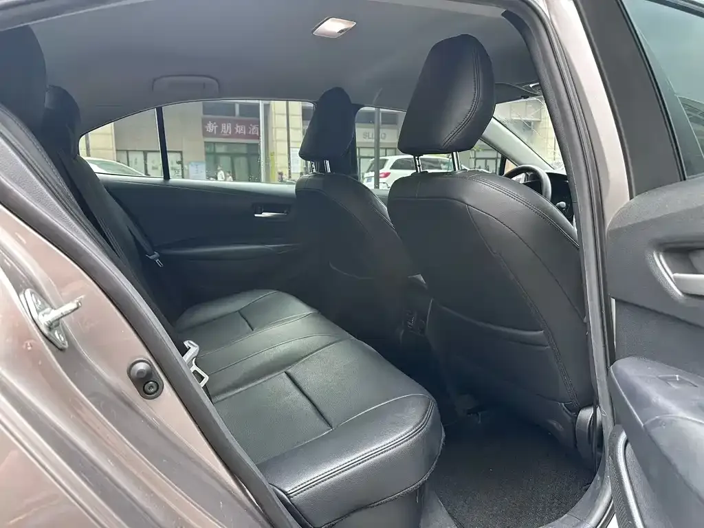 Toyota Corolla 2023 из CN, фото 2