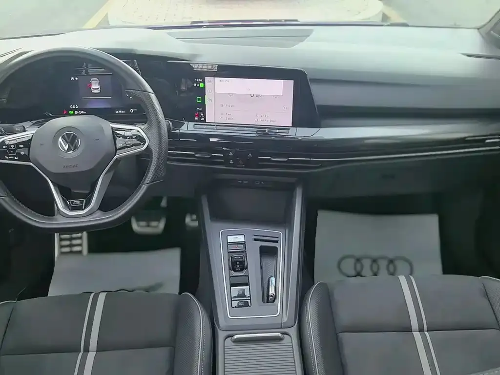 Volkswagen Golf 2021 из CN, фото 2