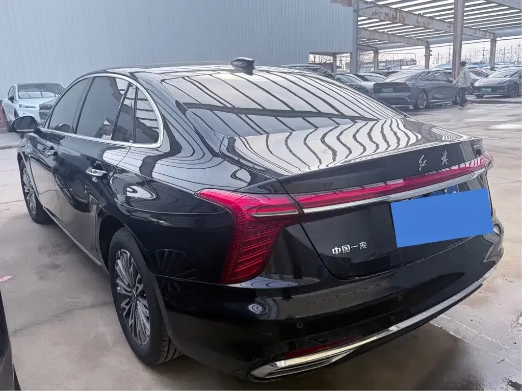 Hongqi H5 — фото 10