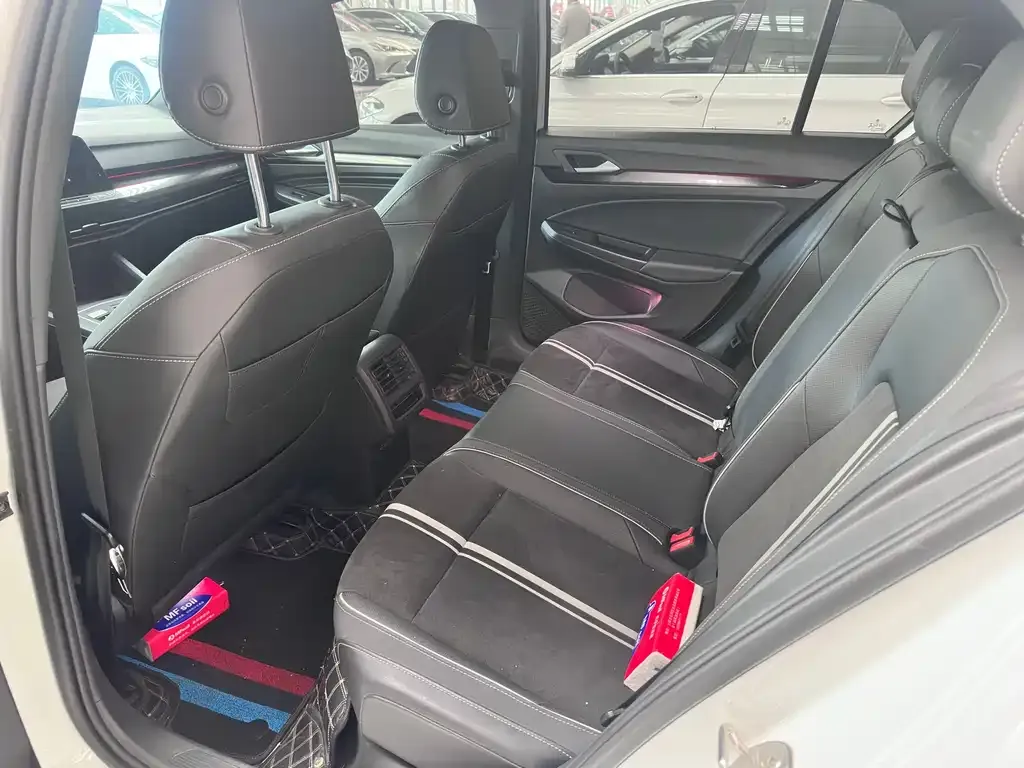 Volkswagen Golf 2022 из CN, фото 10
