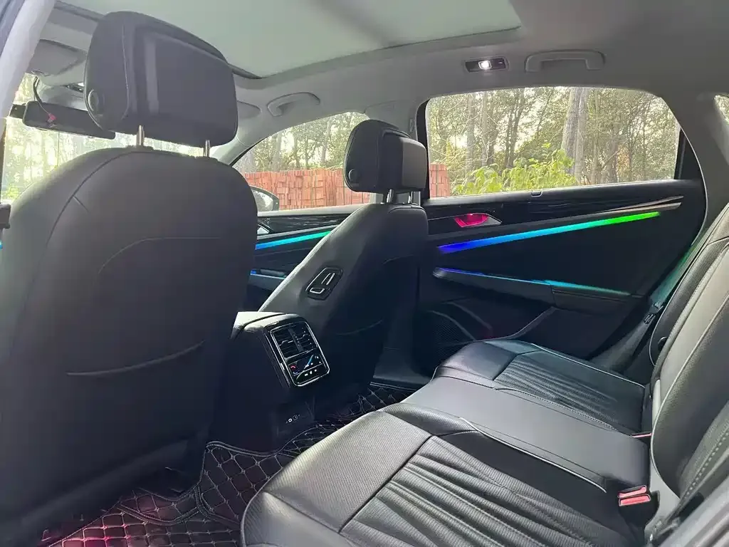 Volkswagen Passat 2023 из CN, фото 3