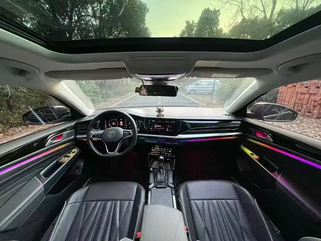 Volkswagen Passat 2023 из CN, фото 4