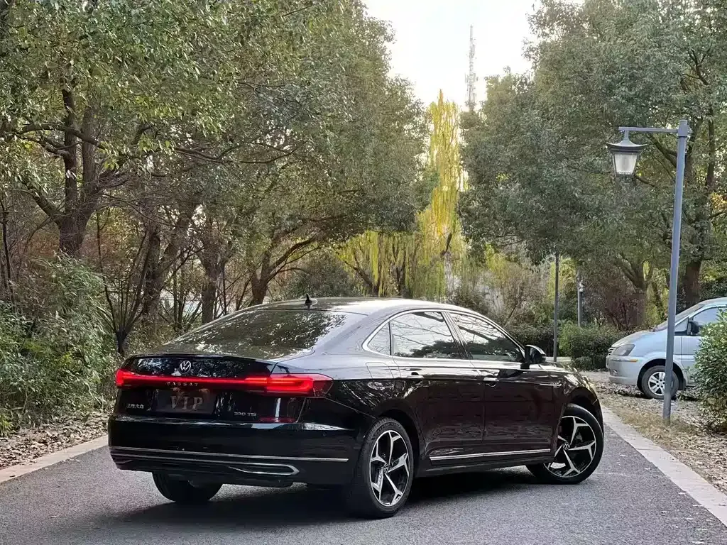 Volkswagen Passat 2023 из CN, фото 9