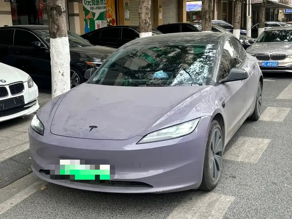 Tesla Model 3 — фото 1