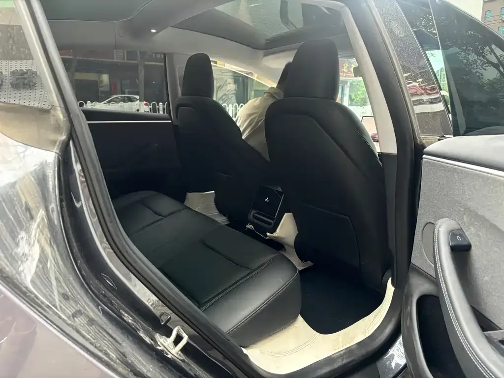 Tesla Model 3 — фото 4