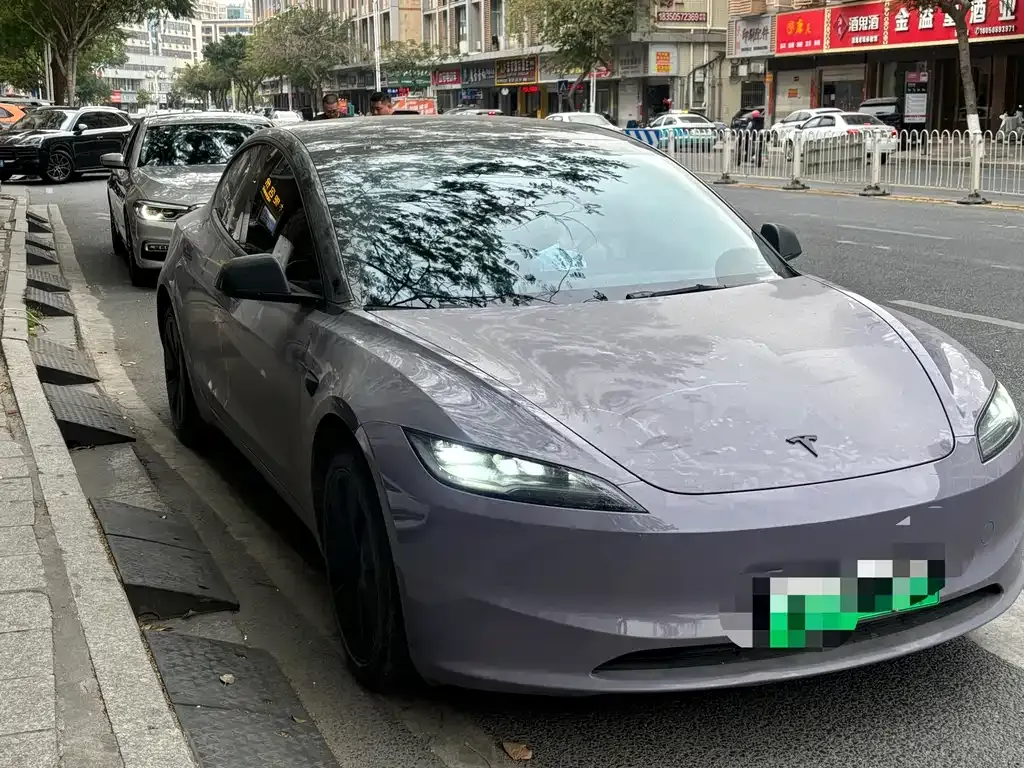 Tesla Model 3 — фото 2