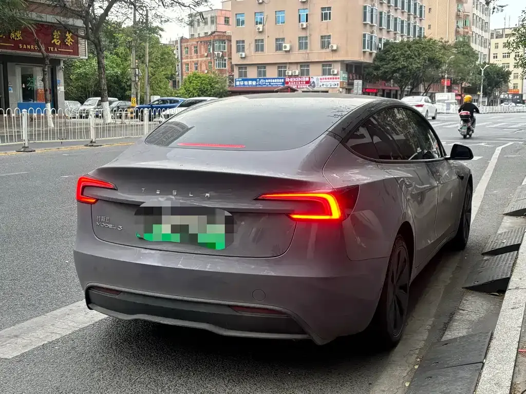 Tesla Model 3 — фото 6