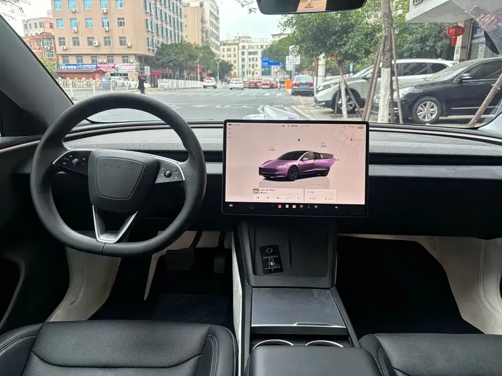 Tesla Model 3 — фото 10