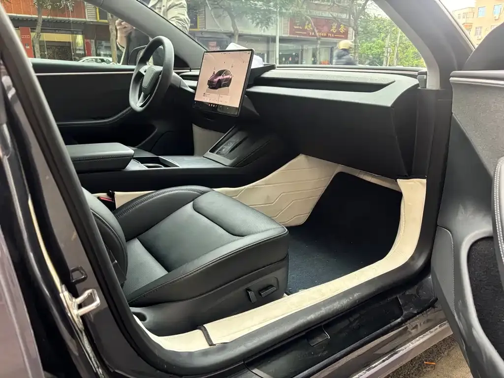 Tesla Model 3 — фото 3
