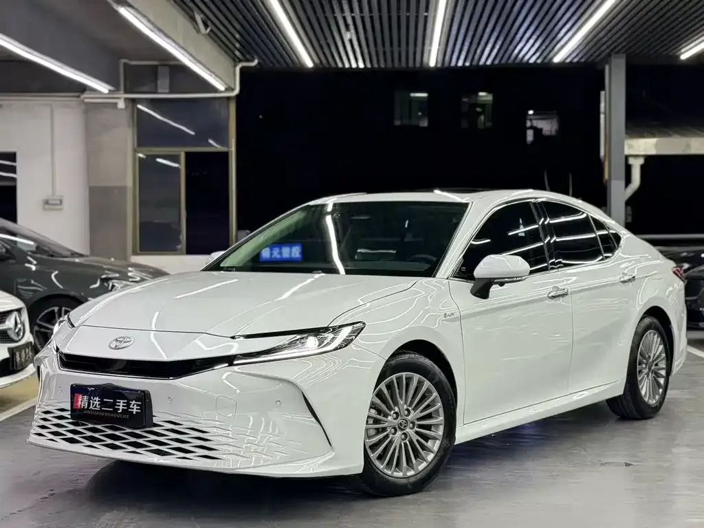 Toyota Camry 2024 из CN, фото 1