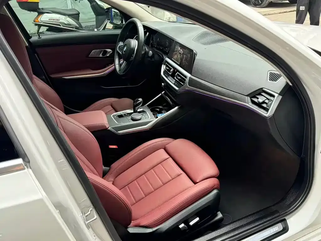 BMW 3 Series 2021 из CN, фото 9