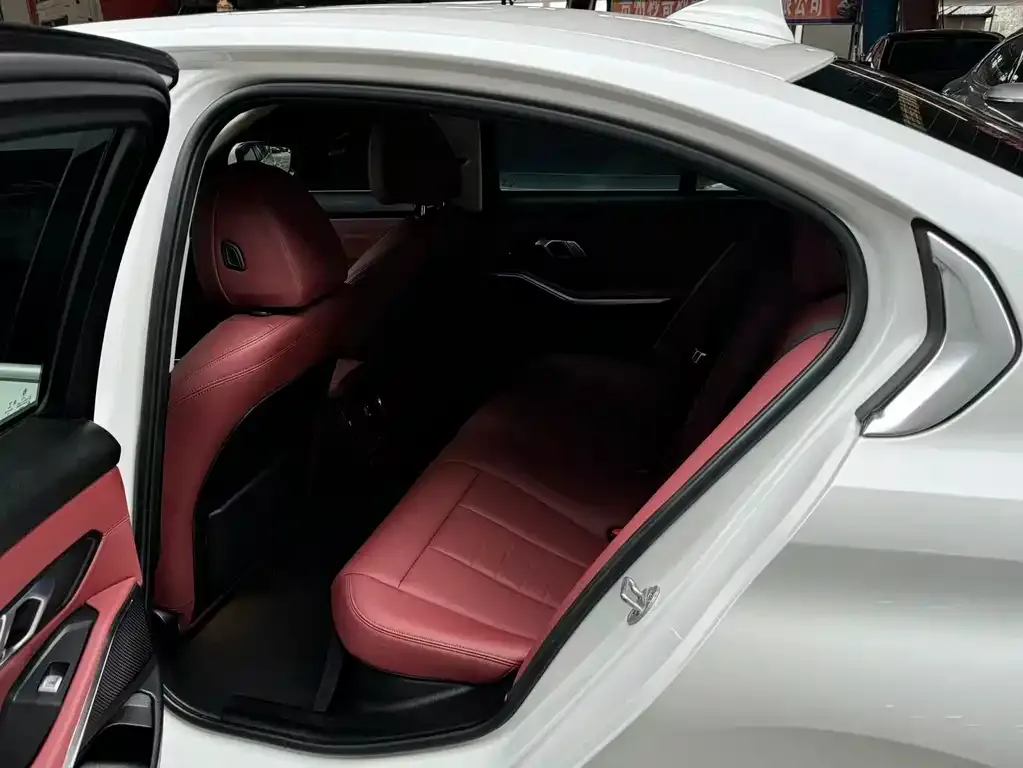 BMW 3 Series 2021 из CN, фото 6