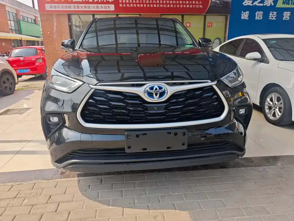 Toyota Highlander — фото 2