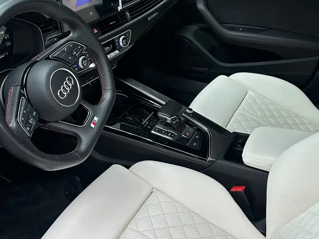Audi S4 2023 из CN, фото 4
