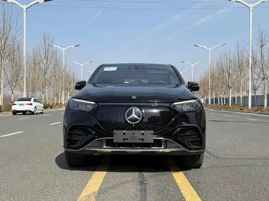 Mercedes-Benz EQE SUV — фото 6