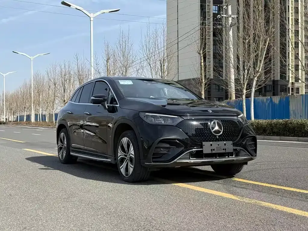 Mercedes-Benz EQE SUV — фото 5