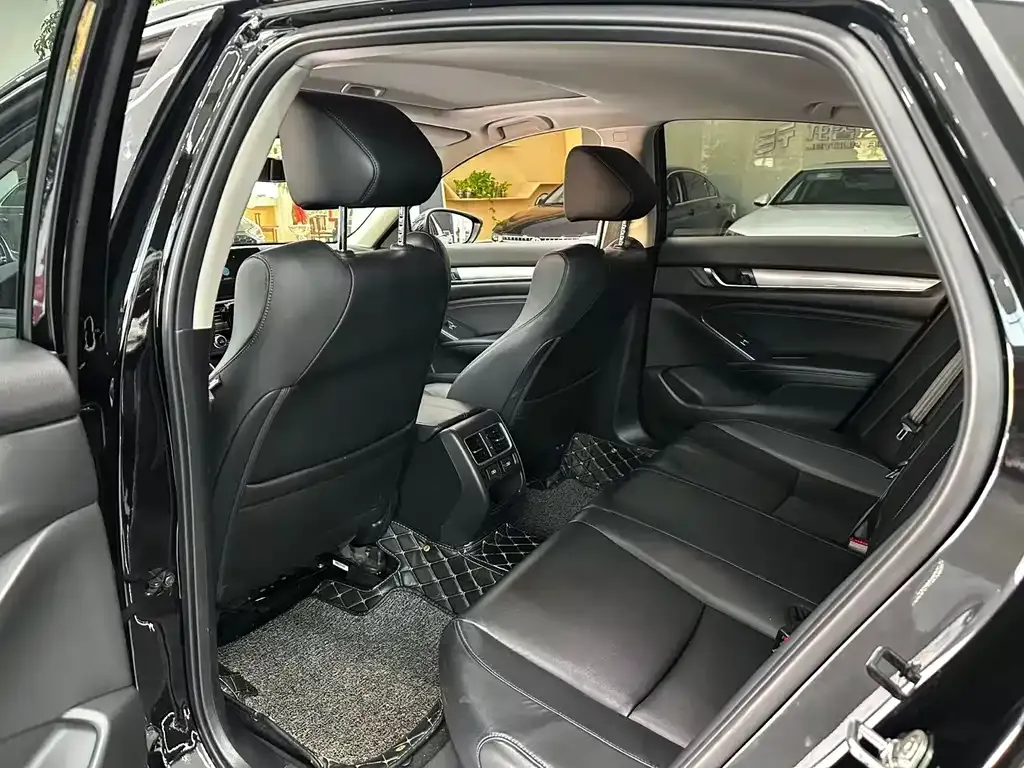 Honda Accord — фото 2