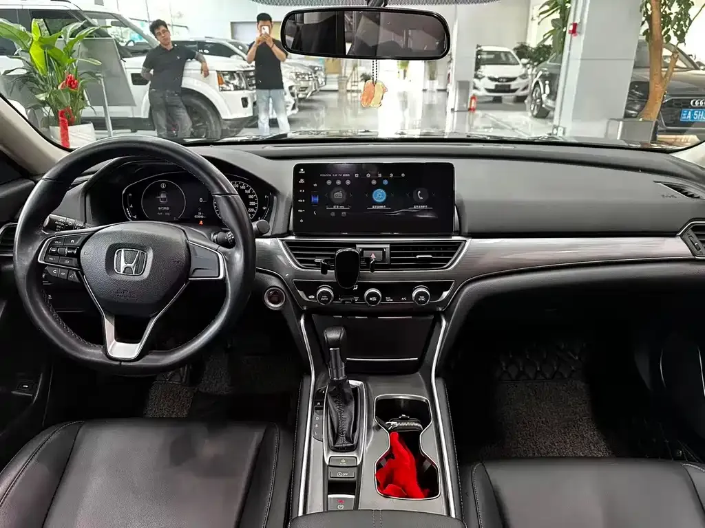 Honda Accord — фото 3