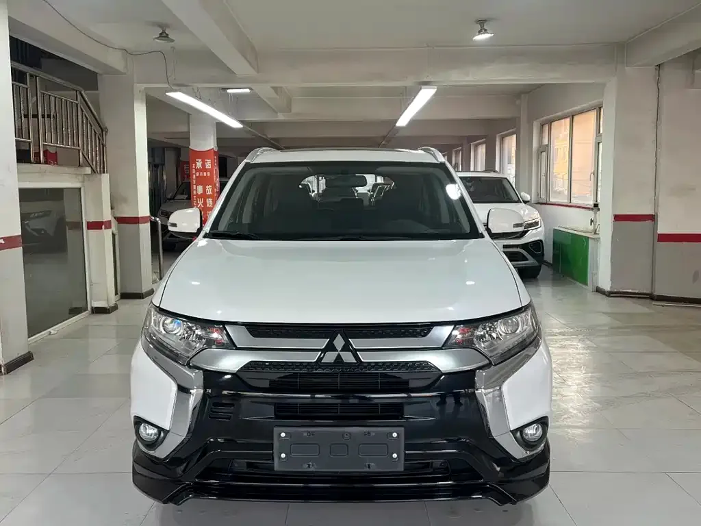 Mitsubishi Outlander 2021 из CN, фото 8