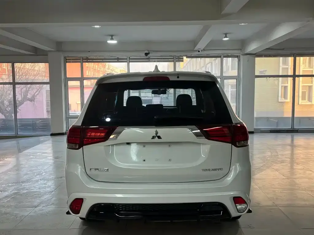 Mitsubishi Outlander 2021 из CN, фото 6