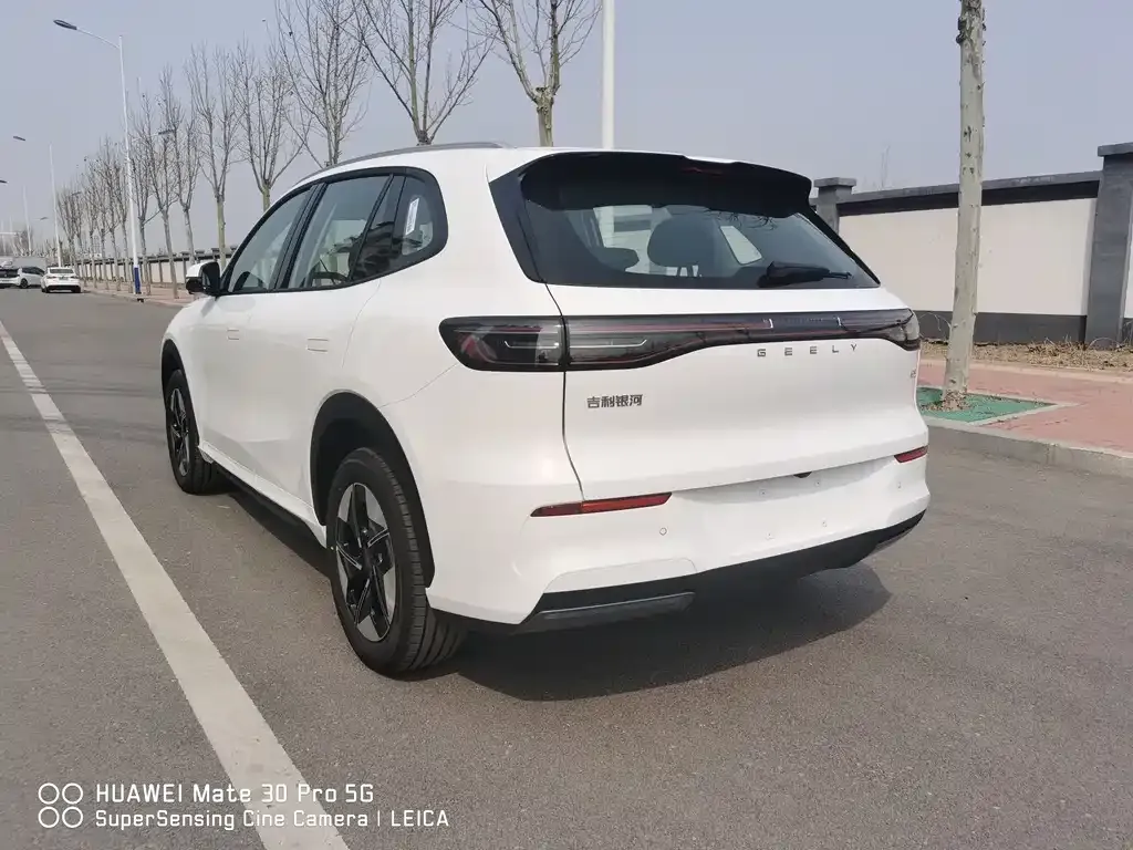 Geely Galaxy E5 — фото 10