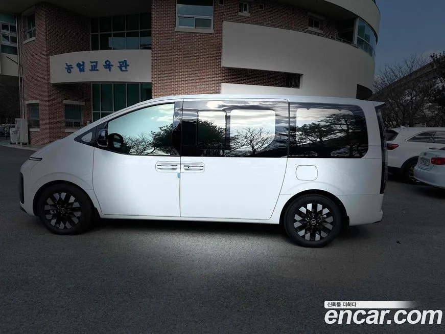 Hyundai Staria — фото 2