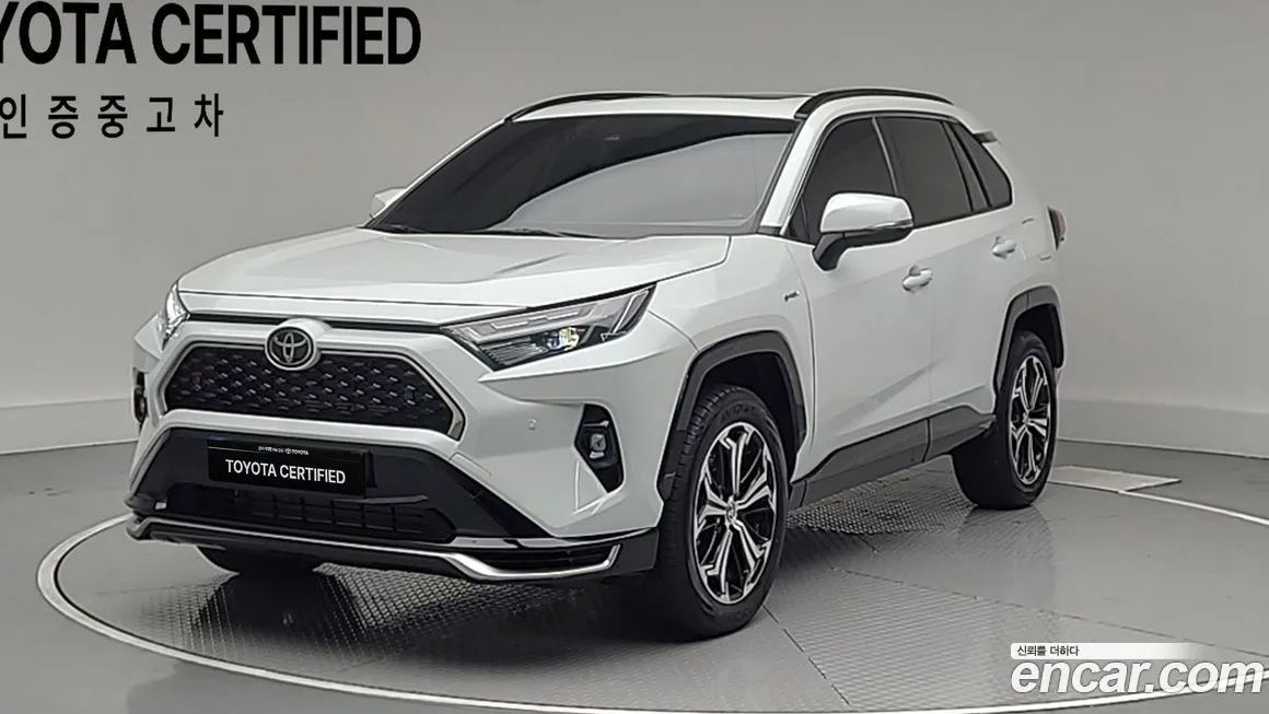 Toyota RAV4 — фото 1