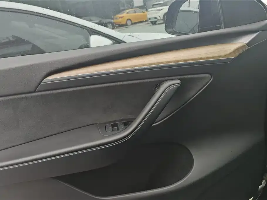 Tesla Model Y 2023 из CN, фото 4