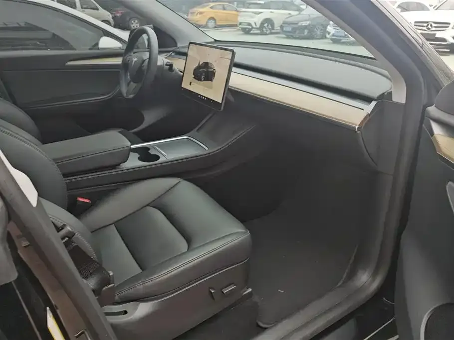 Tesla Model Y 2023 из CN, фото 3