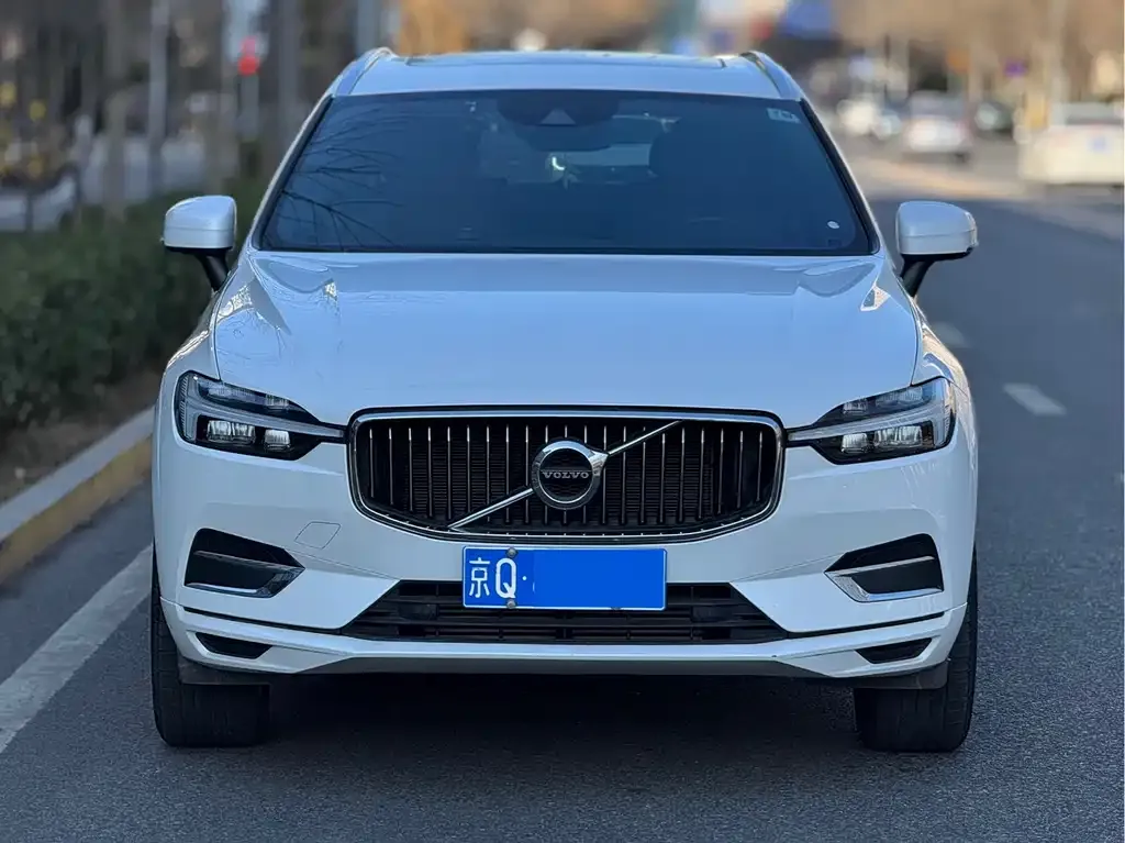 Volvo XC60 — фото 4