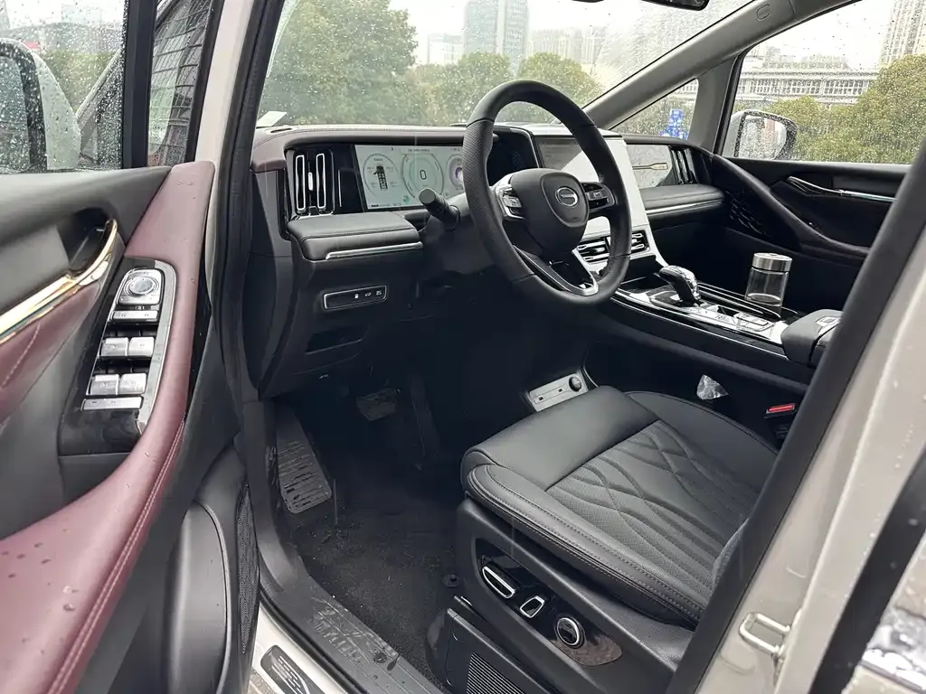 GAC Motor Trumpchi M8 — фото 8