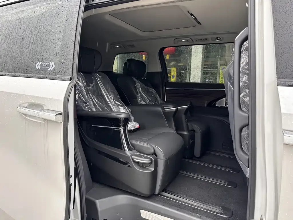 GAC Motor Trumpchi M8 — фото 9